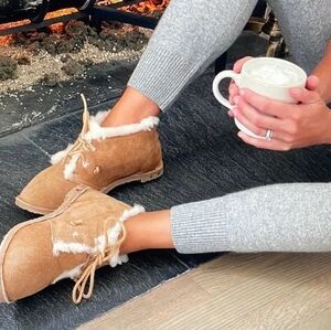 Beek Black Sheep Penguin Bootie, size 9 fits to US 8 1/2